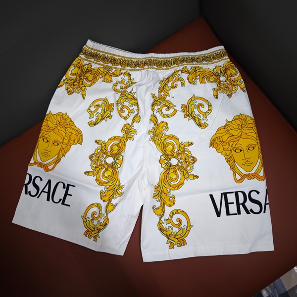 ブランドハーフパンツ背面デザイン